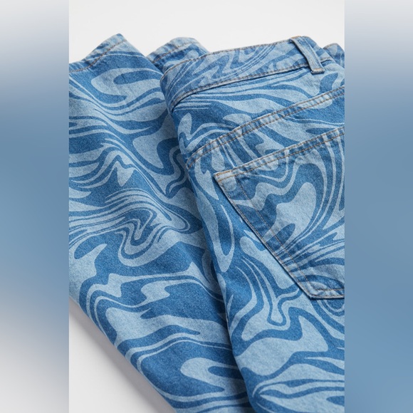 NWOT! H&M 90s Baggy High Rise Patterned Loose Fit Straight Leg Jeans (Size 0) - Picture 2 of 7